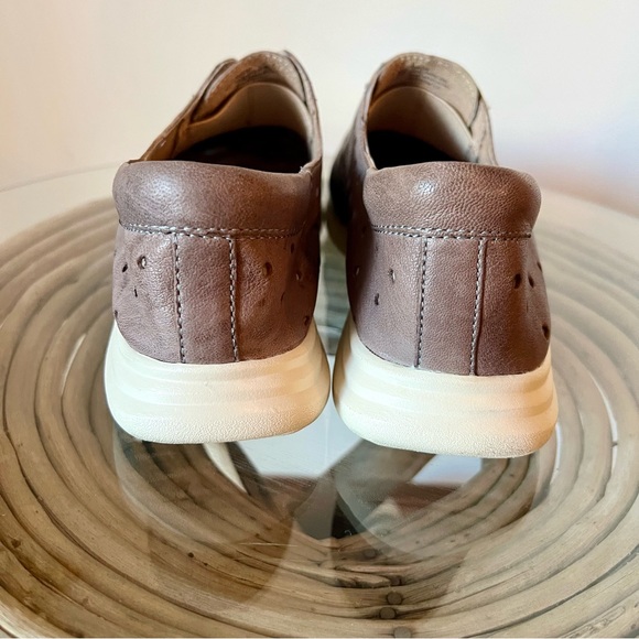 Sofft Noreen Luggage Slip On Sports Leather Loafers Women’s size 9.5 Taupe Color - Picture 2 of 12